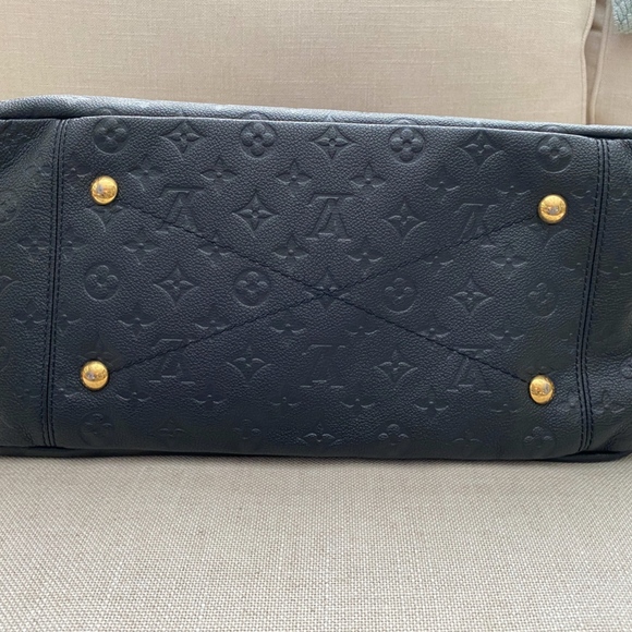 Louis Vuitton ARTSY MM Monogram Empreinte Leather - Picture 6 of 9